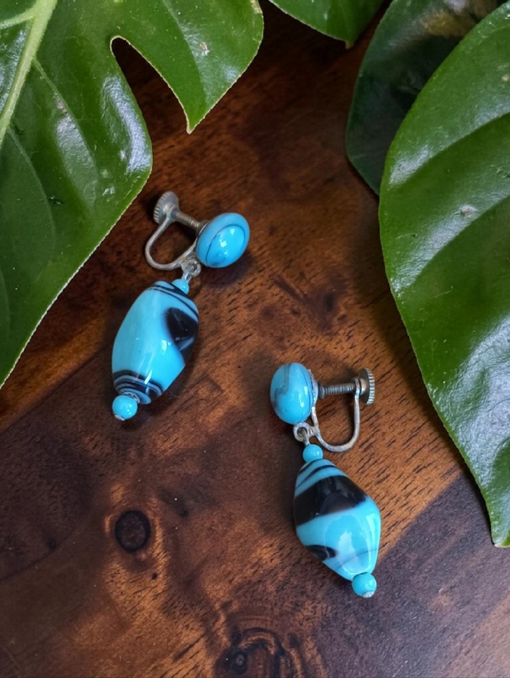 Vtg Style Turquoise and Black Bead Screw-Back Earrings